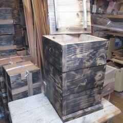 日本蜜蜂巣箱・4段式【スリム型・女性用・初心者用】【置くだけ】蜜無料塗り在りの画像