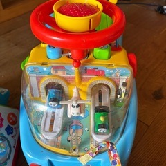 やみつきボックス、キッズカー、トーマス、転倒防止クッションetcの画像