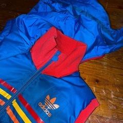 アディダス　ダウンベスト　Lサイズの画像