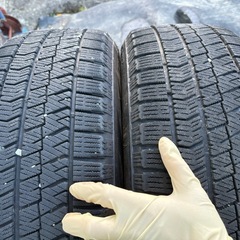 スタッドレス　205/60r16 ブリジストン vrx　18年製造　16インチ6.5J +53 114.3 ４本の画像