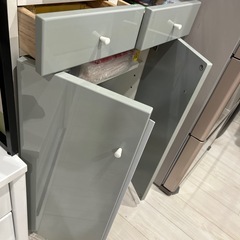 今から来る方に1000円でお譲りします！棚、収納家具、おしゃれの画像