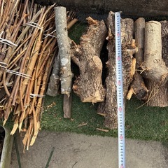 薪　まき　キャンプ、焚き火、燃料にの画像