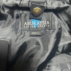 ナイロンジャンパーの画像