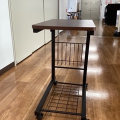 キャスター付きサイドテーブル【町田市再生家具】252554の画像