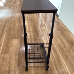 キャスター付きサイドテーブル【町田市再生家具】252554の画像