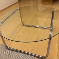 【無料‼️】ガラステーブルの画像