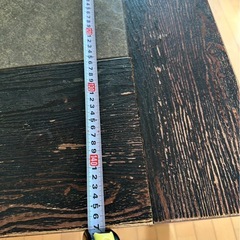 ダイニングテーブルの画像