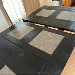 ダイニングテーブルの画像