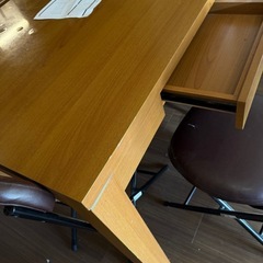 ニトリダイニングテーブルの画像