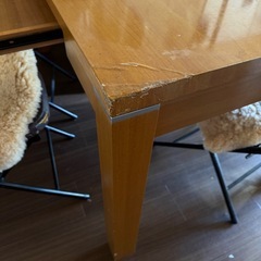 ニトリダイニングテーブルの画像