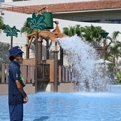 【2026年採用先出し！】プール監視員／琉球ホテル＆リゾート名城ビーチ／交通費支給／20代活躍中！の画像