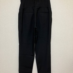 マタニティ　UNIQLOテーパードタイプのズボンの画像