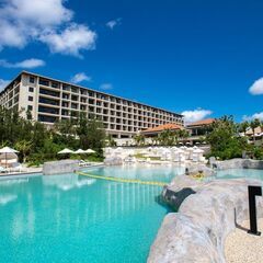 【2026年採用先出し！】プール監視員／ハイアットリージェンシー瀬良垣アイランド沖縄／交通費支給／20代活躍中！の画像