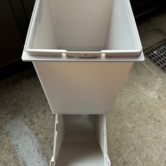 ゴミ箱の画像