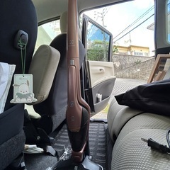 【値段交渉可能】コードレス掃除機の画像