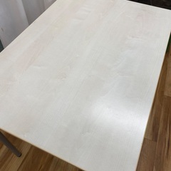 テーブル　机　オフィス　デスクの画像