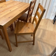 【決まり】ダイニングテーブルの画像