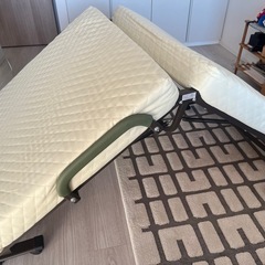 折りたたみベッド　
の画像