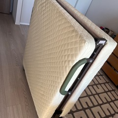 折りたたみベッド　
の画像