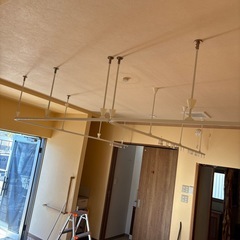 治療院用カーテン2レールとカーテン付きの画像