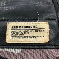 ss8120　アルファインダストリー ボディバッグ ブラック系 迷彩 ナイロン ALPHA INDUSTRIES,INC. ワンショルダー メンズ バッグ 軽量 小型 黒 ボディバッグ 中古の画像