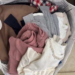 子ども服100〜160男の子、レディース服など　たくさんあります。まとめて　ばら売りなし。明日処分の画像