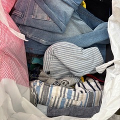 子ども服100〜160男の子、レディース服など　たくさんあります。まとめて　ばら売りなし。明日処分の画像