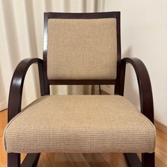 ゆうゆう座 トヨモク 豊橋 ベージュ ロッキングチェア アームレストの画像