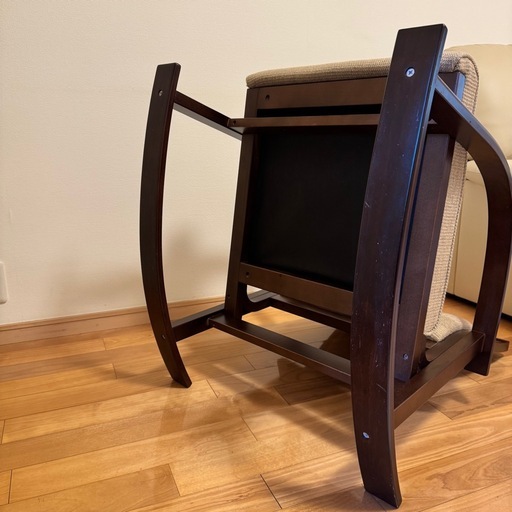 ゆうゆう座 トヨモク 豊橋 ベージュ ロッキングチェア アームレスト