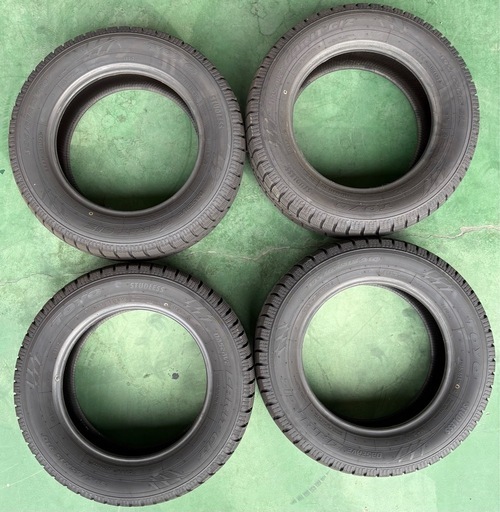 TOYOタイヤ　GARIT GIZ 195/65R15 4本　すたっどれすスタッドレス