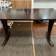 ダークブラウン　ダイニングテーブルの画像
