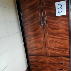 洋服ダンス各4000円の画像