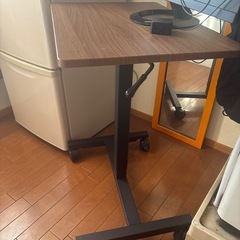 ニトリの机の画像