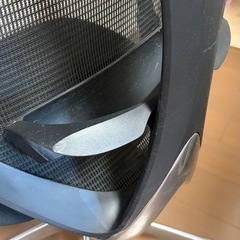 オカムラ Sabrina オフィスチェア　アジャストアーム、ランバーサポート付の画像