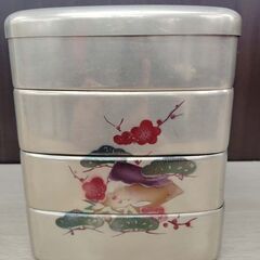 【現状品】レトロ 当時物 お弁当箱 小物入れ  花柄 角型 アルミ 四段重 入れ子式 幅17cm 弁当箱 道具入れ 苫小牧西店の画像