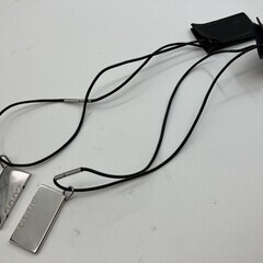 HERMES エルメス 2000年 シンボル ペアネックレス メタルトップ約4×2cm レザーコード ブラックの画像