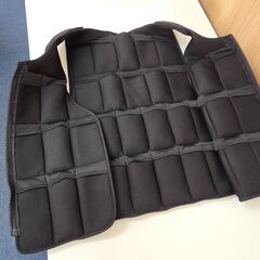 家トレの相棒！ ウエイトベスト 最大3.57kの負荷の画像