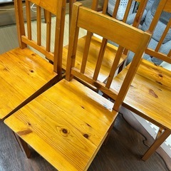 ダイニングテーブルの画像