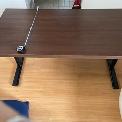 デスク／ダイニング昇降式　2025年4月購入（新品価格 15,000円）　横118cm×奥行き59cm×高さ41.5～85.5cmの画像