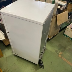 ○東150  訳あり 2025年製 comfee 2ドア 冷蔵庫 RCT90WH/E 裏側凹みあり 通電確認済みの画像