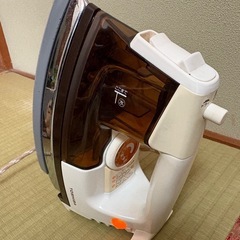 レトロなアイロンの画像