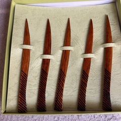 新品和ナイフの画像