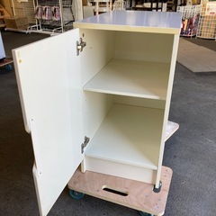 収納棚の画像