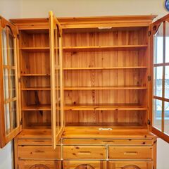 食器棚　カントリー調　天然木　の画像