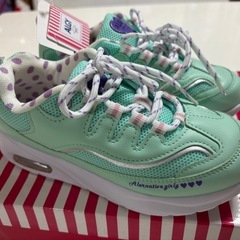 【お取引中です】新品未使用　キッズ スニーカー 21.5㎝の画像