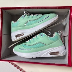 【お取引中です】新品未使用　キッズ スニーカー 21.5㎝の画像