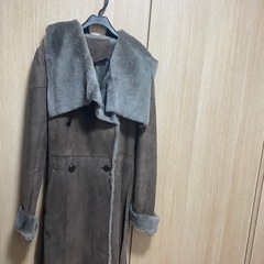 羊毛皮トレンチコートの画像