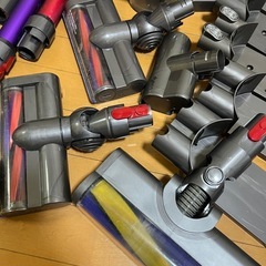 Dyson スティッククリーナー本体と付属品セットの画像