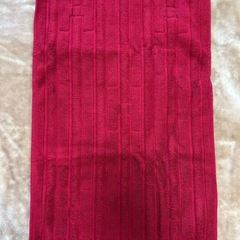 HERMES エルメス  ■種類 フェイスタオル  ■関連 バス用品  ■カラー red レッド　赤色系  ■柄デザイン Hロゴ  ■素材 綿　コットン　100％  ■サイズ寸法 約64センチ×約39センチ  ■付属品 カード 箱  ■製造国 ベルギー製の画像