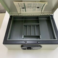 PLUS　手提げ金庫あげますの画像